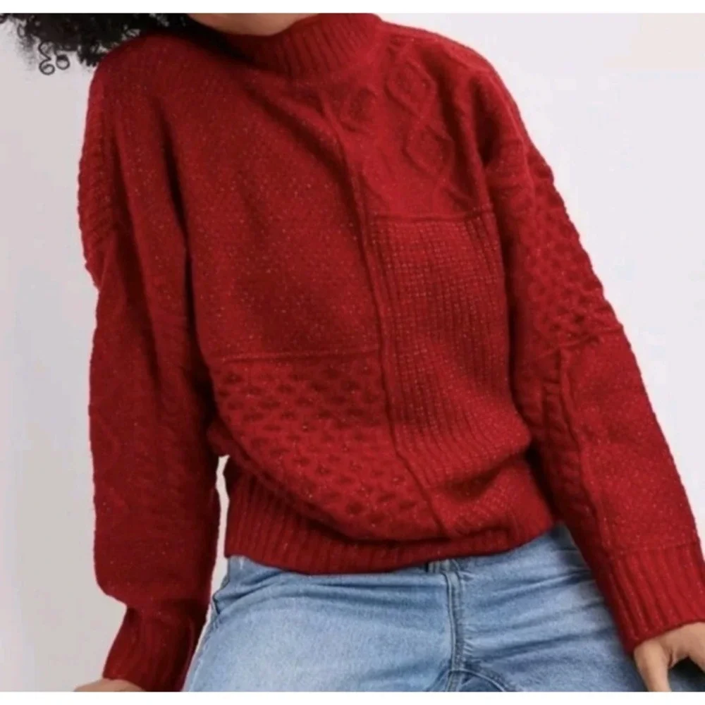 American Eagle Red Chunky Knit Soft Cozy Mock Neck Mixed Stitch Sweater Medium - Picture 3 of 10